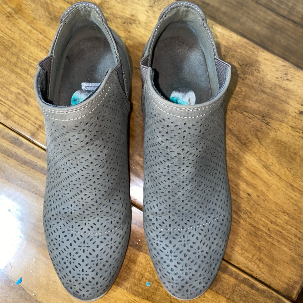 Light Brown Booties - Picture 4 of 5